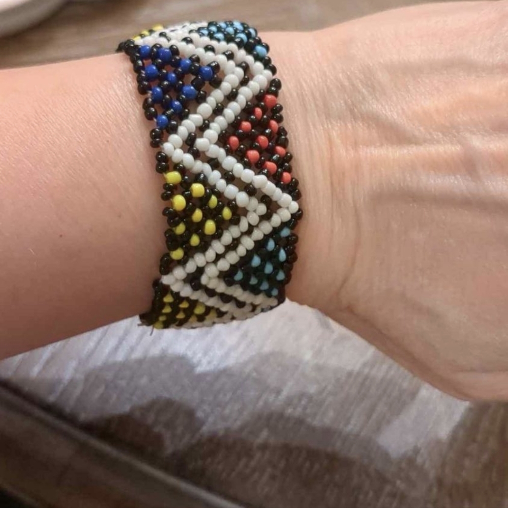 Unique Design Seed Bead Stretch To Fit Bracelet